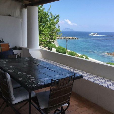 La Terrazza Sul Mare Apartment ซานตา มาริน่า ซาลินา ภายนอก รูปภาพ