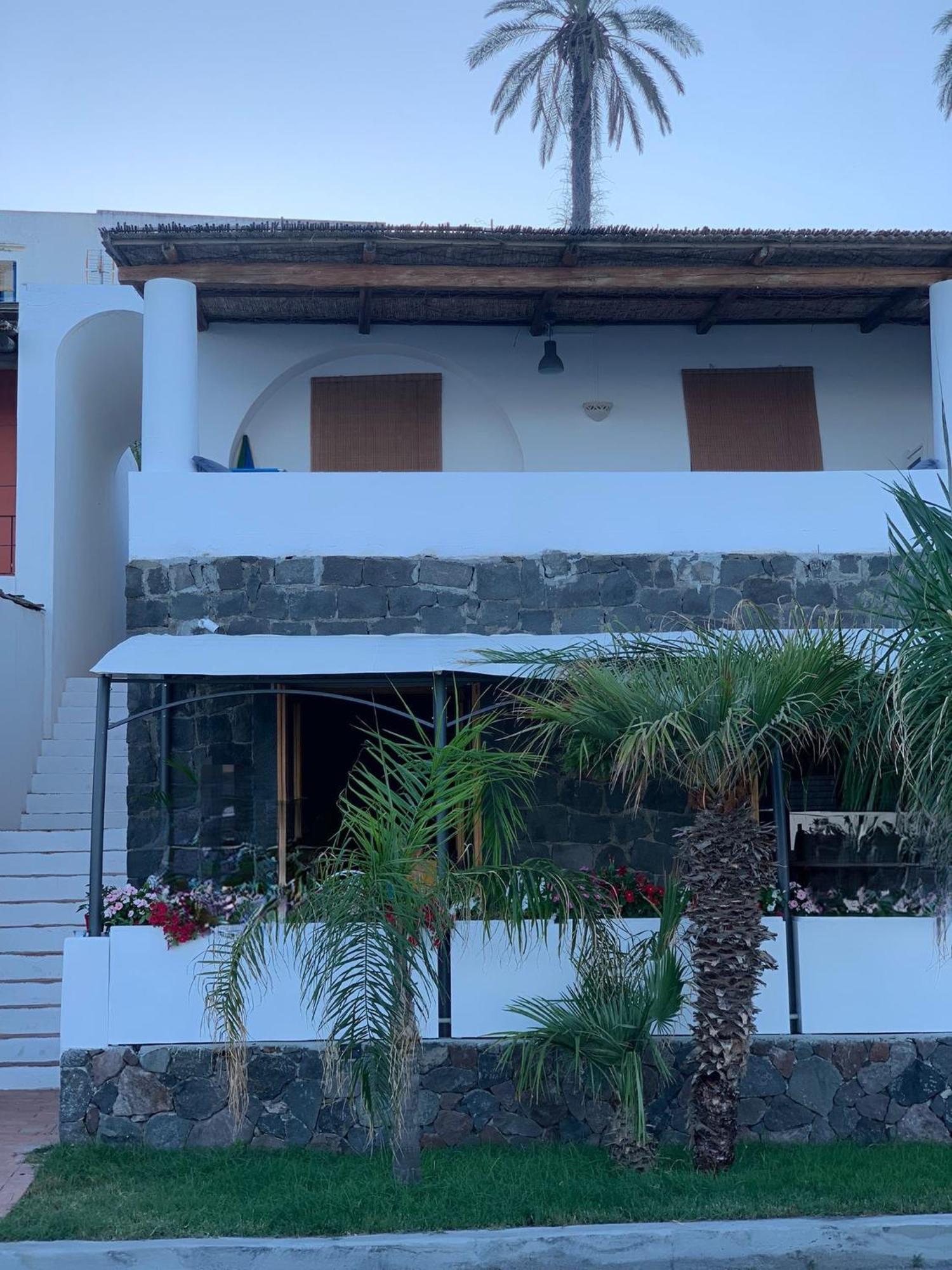 La Terrazza Sul Mare Apartment ซานตา มาริน่า ซาลินา ภายนอก รูปภาพ