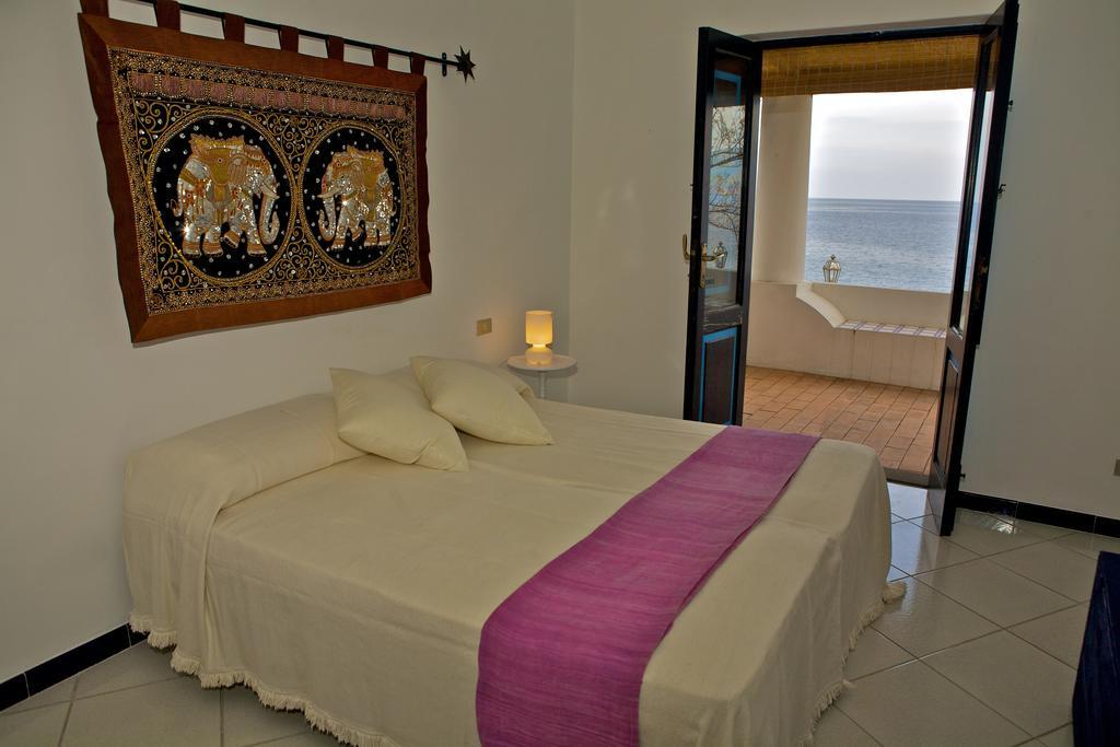 La Terrazza Sul Mare Apartment ซานตา มาริน่า ซาลินา ภายนอก รูปภาพ